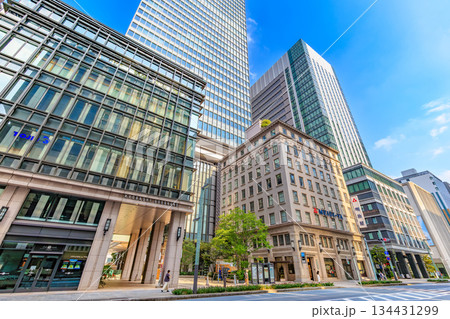東京　中央区　京橋の都市風景　京橋二丁目交差点付近 134431299