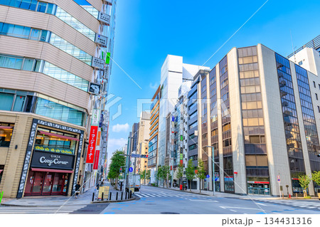 東京 中央区 銀座の都市風景 銀座通り口交差点付近 東京 中央区 銀座の都市風景 銀座通り口交差点付近 134431316