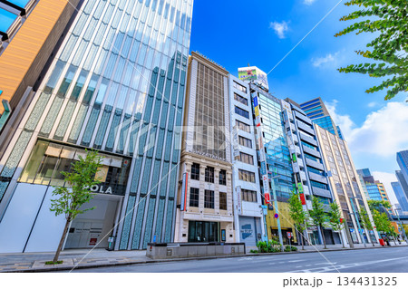 東京 中央区 銀座の都市風景 銀座一丁目交差点付近 東京 中央区 銀座の都市風景 銀座一丁目交差点付近 134431325
