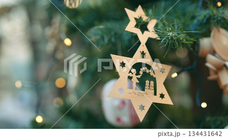 クリスマスイルミネーション 134431642