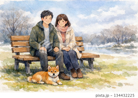 遊んだ後にベンチで休憩する日本人カップルと小型柴犬 134432225