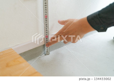 作業服を着た50代男性 134433002