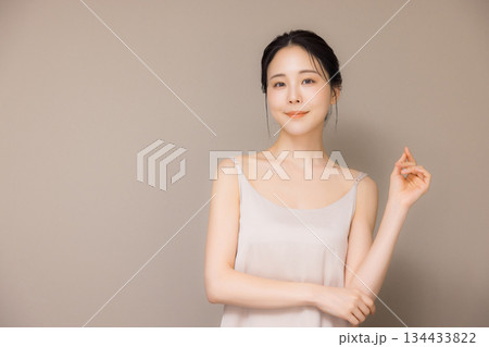 若い女性のビューティイメージ 若い女性のビューティイメージ 134433822