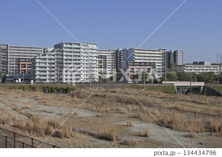 千里ニュータウン藤白台（大阪府吹田市）の府営吹田藤白台住宅 134434796