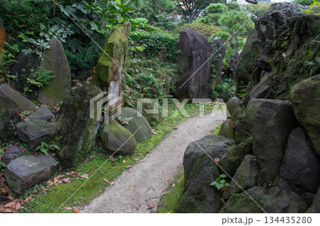 旧芝離宮恩賜庭園 石の回廊3 134435280