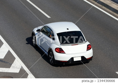 ドイツ製の白いコンパクトカー イメージ ドイツ製の白いコンパクトカー イメージ 134436666
