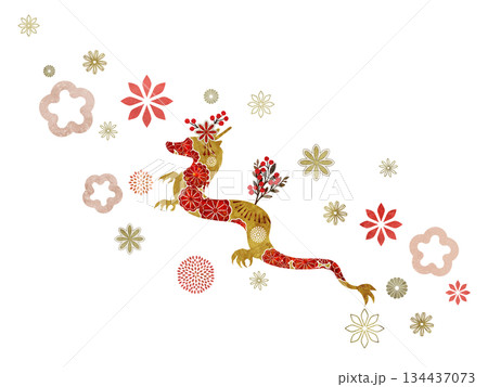 花と和柄の龍 134437073