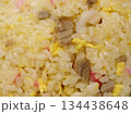 ツヤツヤのチャーハン 134438648