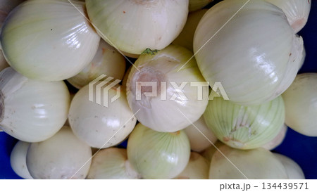 Fresh Whole White Onions Pile Close Up 134439571