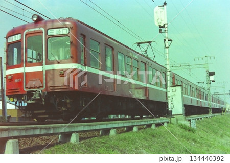 高架化前の弘明寺ー上大岡間を走る京急・旧1000形1107~1112、1979年12月3日 高架化前の弘明寺ー上大岡間を走る京急・旧1000形1107~1112、1979年12月3日 134440392