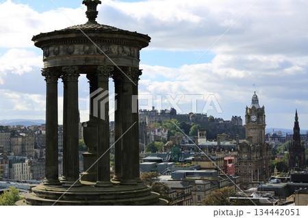 カールトン・ヒルから見るエディンバラの街並み 134442051