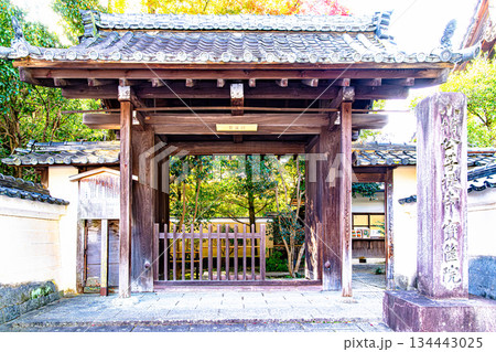 京都、宝筐院の山門 京都、宝筐院の山門 134443025