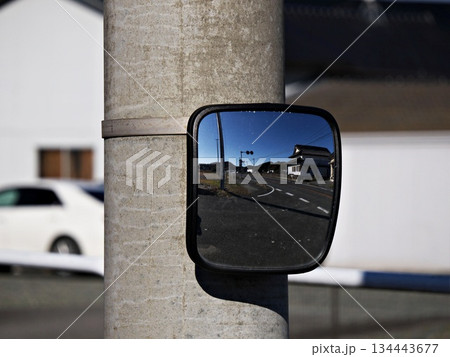 カーブミラー　小　バンド装着 134443677