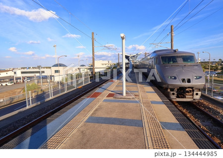 宮崎空港駅に停車中の787系 特急にちりん号 宮崎空港駅に停車中の787系 特急にちりん号 134444985