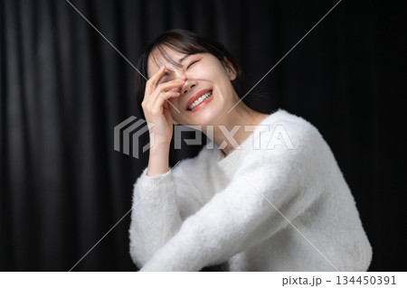 笑顔の女性 笑顔の女性 134450391