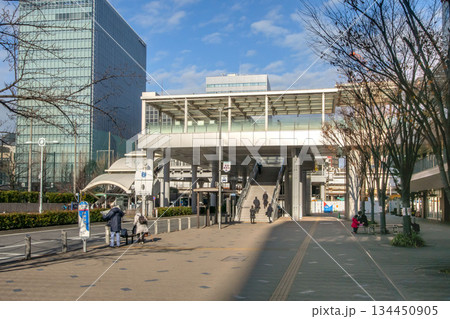 東京都、山手線の田町駅東口 東京都、山手線の田町駅東口 134450905