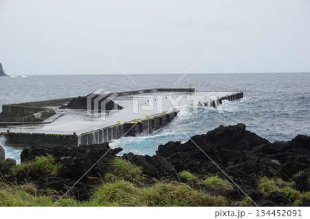 八丈島の港 134452091