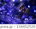 キラキラしたクリスマスツリー 134452520