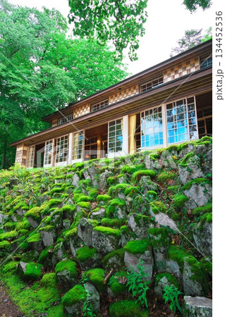 夏の奥日光　深緑の中禅寺湖畔に建つイタリア大使館別荘 134452536