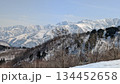 栂池高原スキー場から見る北アルプスと八方尾根スキー場 134452658