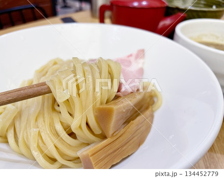 濃厚魚介つけ麺 魚介の旨みが凝縮した濃厚スープのつけ麺 濃厚魚介つけ麺 魚介の旨みが凝縮した濃厚スープのつけ麺 134452779