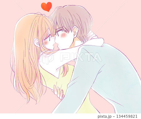 抱き合う男女　ノースリーブ 134459821