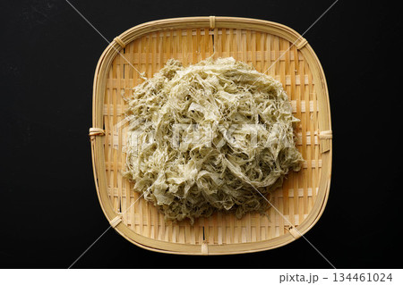 とろろ昆布 134461024