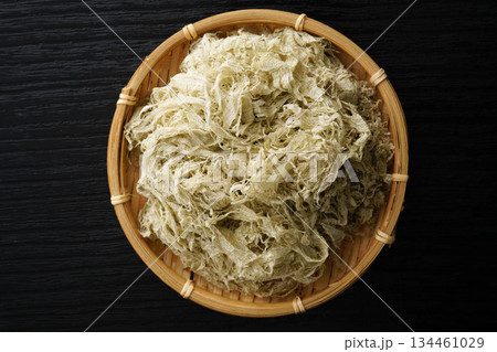 とろろ昆布 134461029