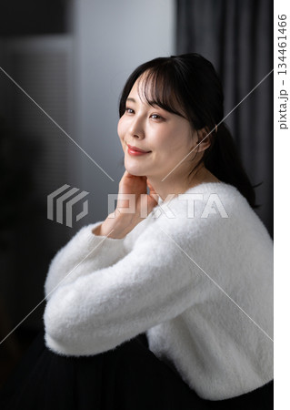 笑顔の女性 134461466