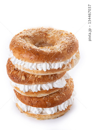 Traditional Spanish Roscon de Reyes with christmas decoration Traditional Spanish Roscon de Reyes with christmas decoration 134467037