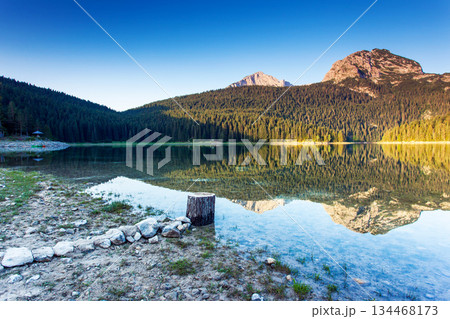 lake lake 134468173