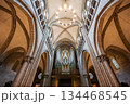サン・ピエール大聖堂の内部とパイプオルガン ジュネーブ、ジュネーブ州、スイス サン・ピエール大聖堂の内部とパイプオルガン ジュネーブ、ジュネーブ州、スイス 134468545