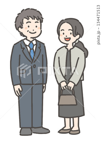 フォーマルな装いの男女カップル 134471513