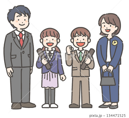 卒業証書を持って笑顔の、男の子と女の子の小学生と家族 134471525