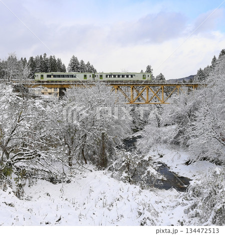 雪景色の磐越西線 雪景色の磐越西線 134472513