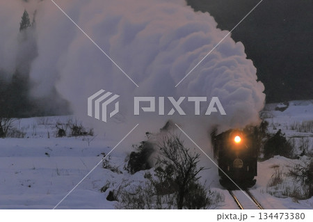 雪景色の磐越西線SL 134473380