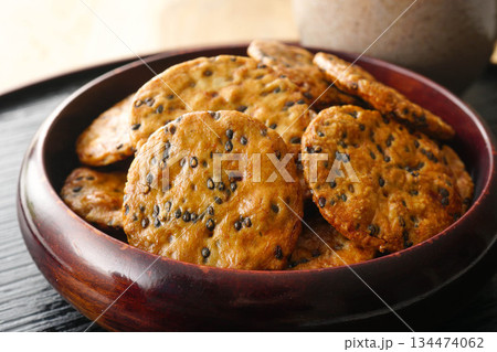 ごま煎餅 134474062