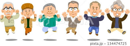 横一列でジャンプするシニアの男性たち 134474725