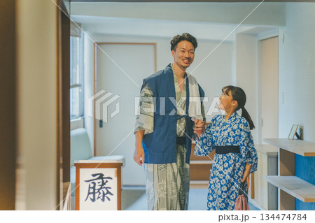 family trip　撮影協力：伊東小涌園 134474784