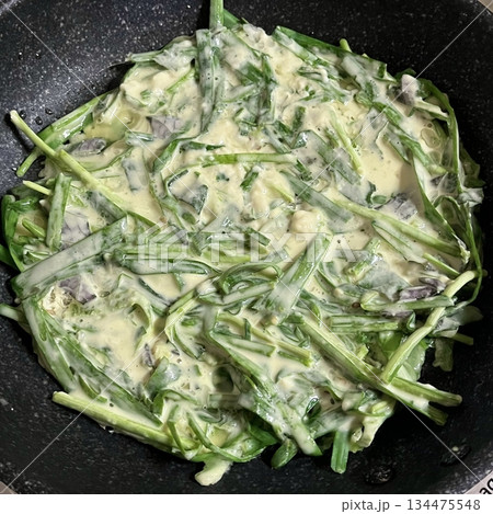 Crispy buchu jeon, Korean chive pancakes, lightly fried to perfection. Filled with fresh chives and a savory batter, they make a flavorful and satisfying snack or side dish. Crispy buchu jeon, Korean chive pancakes, lightly fried to perfection. Filled with fresh chives and a savory batter, they make a flavorful and satisfying snack or side dish. 134475548