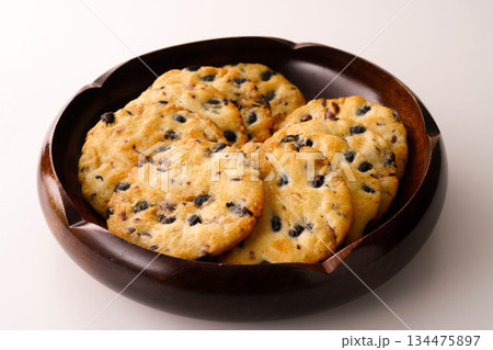 黒豆せんべい 134475897