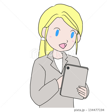 業務説明やプレゼンに使えるタブレットを持つ女性 134477194