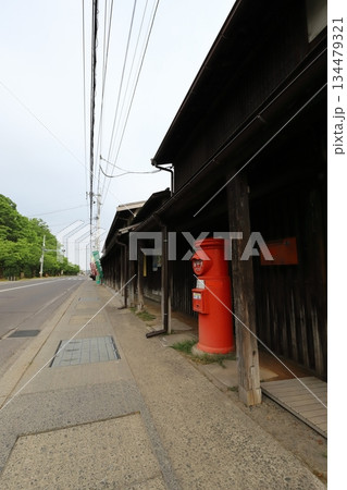 青森　弘前　丸ポストのある風景（石場家住宅前） 134479321