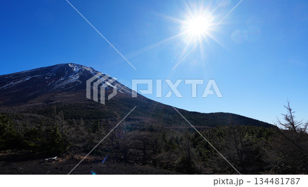 富士山 奥庭からの富士山頂 富士山 奥庭からの富士山頂 134481787