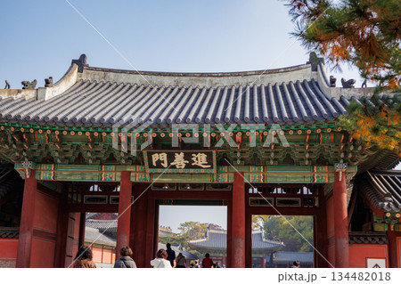 韓国の宮廷の秋の景色 134482018