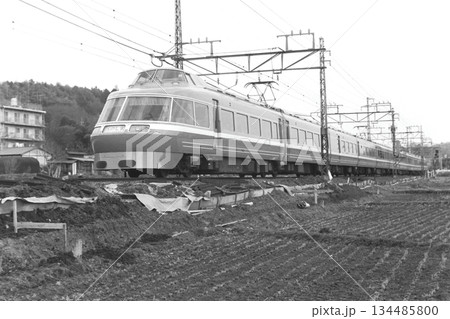 小田急、7000形LSE車、第2編成7802～、55えのしま、柿生ー鶴川、1982年3月14日 134485800
