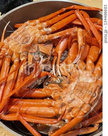 Fresh Korean snow crab with sweet, tender meat and a bright orange shell, often served steamed or in hot pot—offering a perfect taste of the sea with delicate, juicy flavor in every satisfying bite. Fresh Korean snow crab with sweet, tender meat and a bright orange shell, often served steamed or in hot pot—offering a perfect taste of the sea with delicate, juicy flavor in every satisfying bite. 134486683