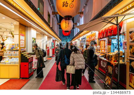 【神奈川県】鎌倉の小町通り沿いにある商業施設「あいざ鎌倉」 134486973