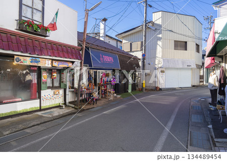 軽井沢のテニスコート通り 軽井沢のテニスコート通り 134489454