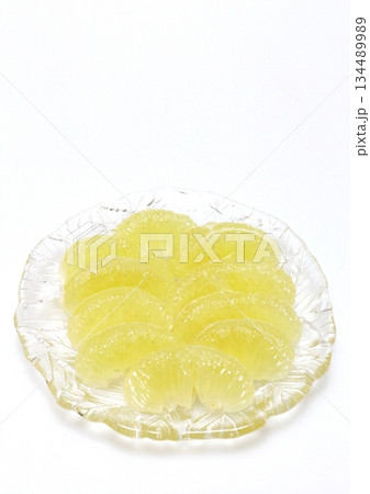 パール柑（土佐文旦・縦構図） 134489989